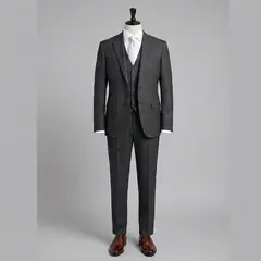 Tailored suit look
